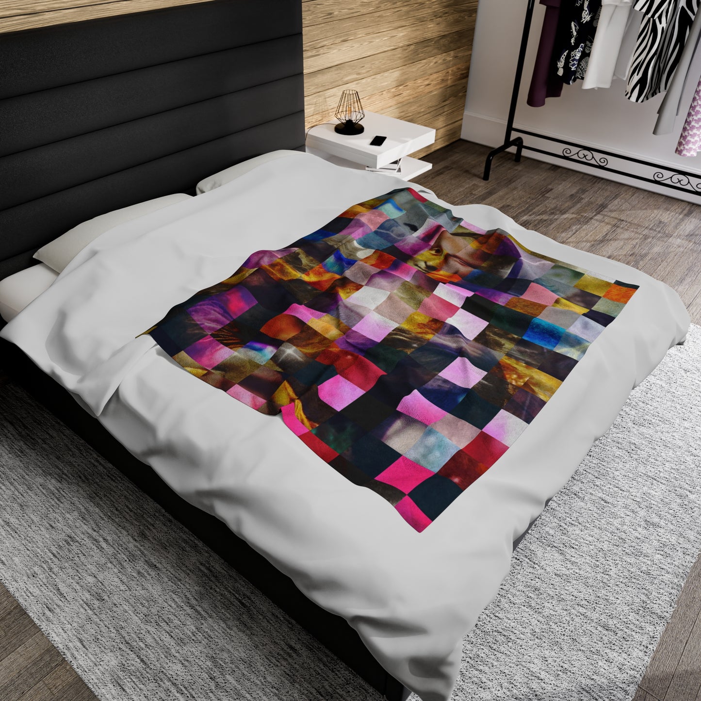 Mona Lisa (In Lights) Velveteen Plush Blanket: Stunning Art Design